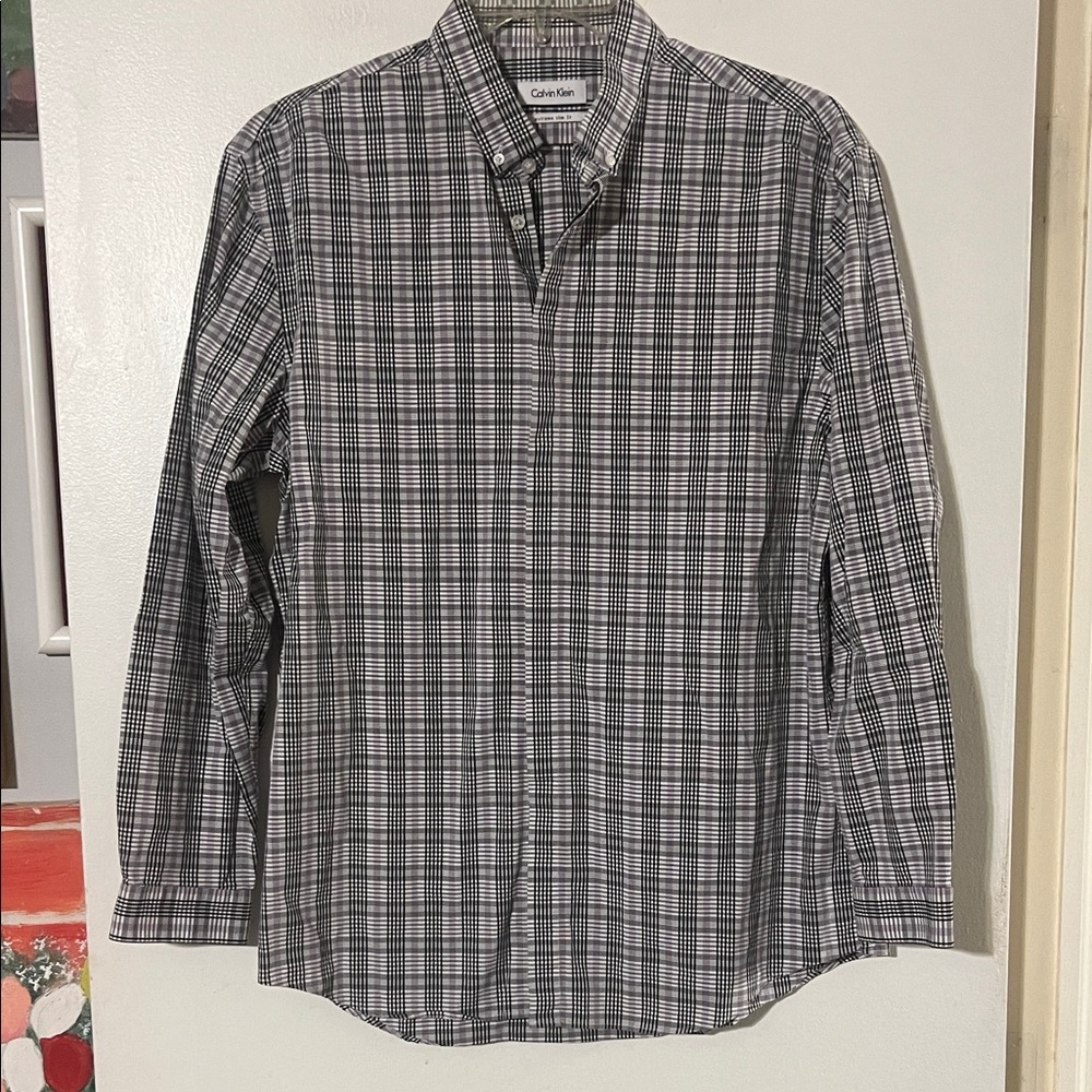 Calvin Klein plaid men’s button down collar shirt